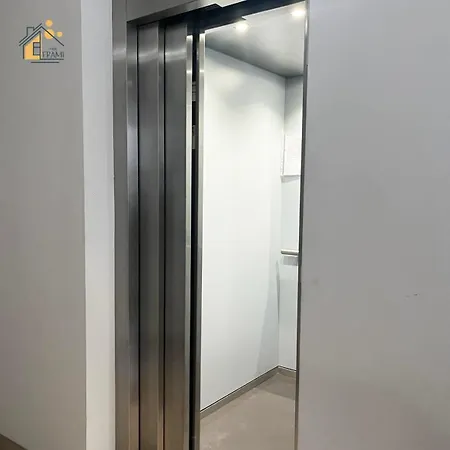 Casa Frami, Un Di Casa Bari